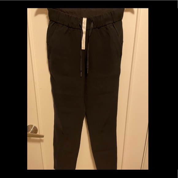 Lululemon on the fly woven - Picture 1 of 3